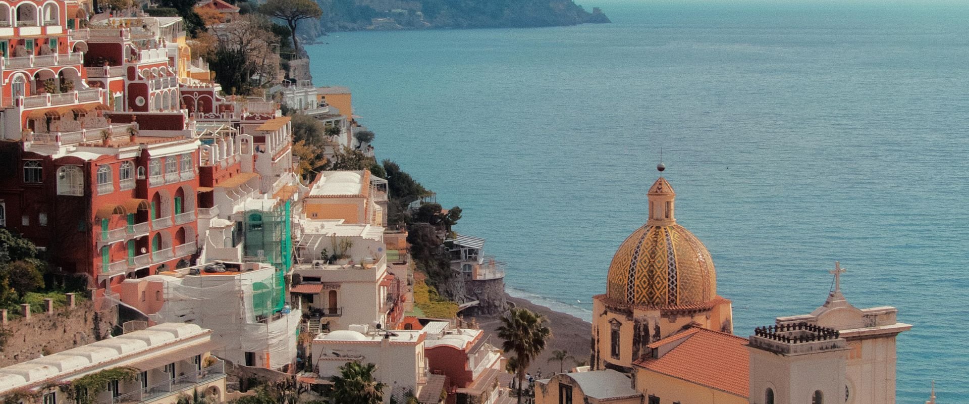 Amalfi cost is one of most visited placed by honemoon travellers (1)