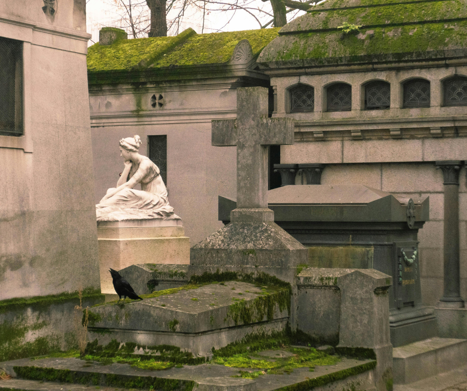 Atmospheric Cemetery Scene in Père Lachaise, Paris