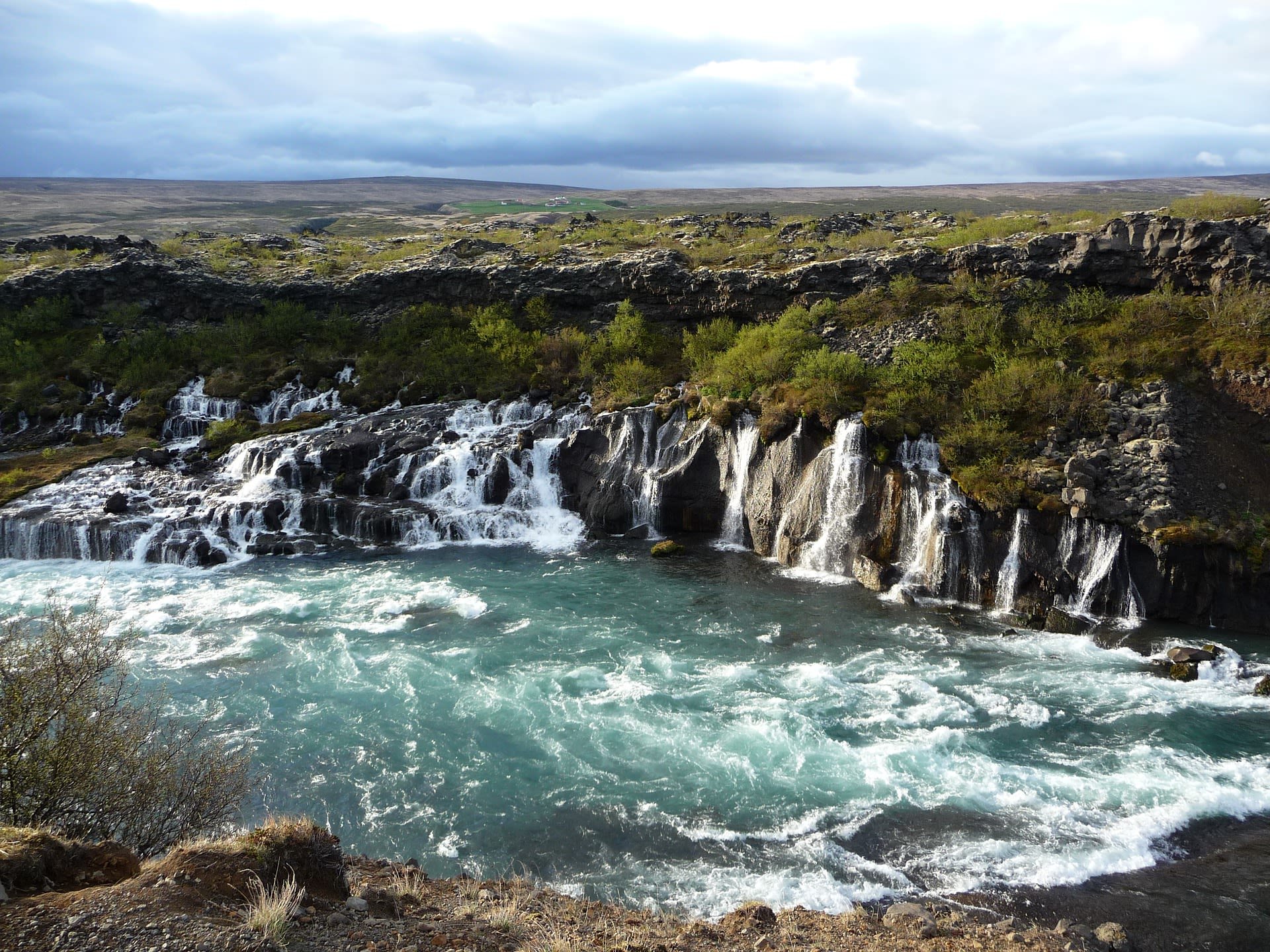 hraunfossar-husafell-iceland-tours